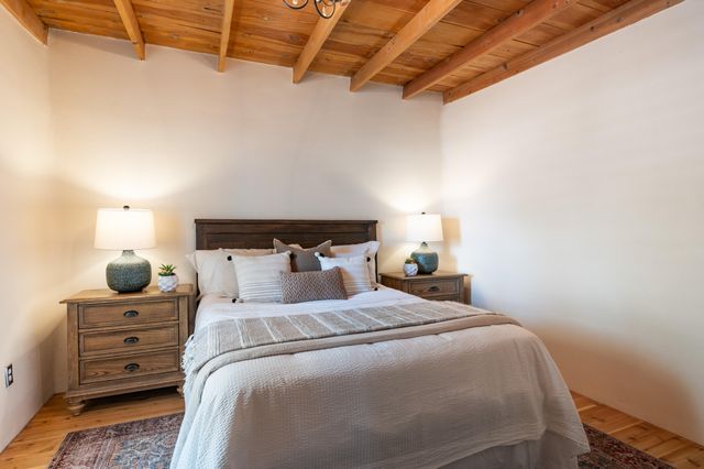 1801 Calle Pequeno NW, Albuquerque, NM 87107