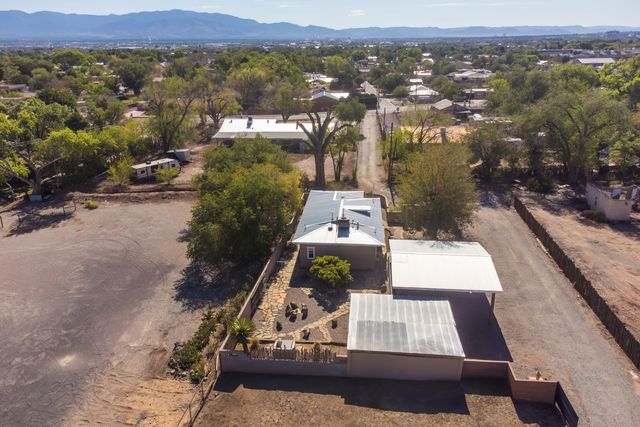 1801 Calle Pequeno NW, Albuquerque, NM 87107