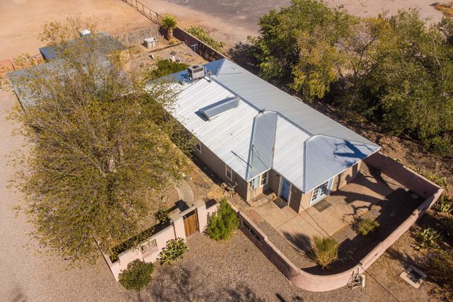 1801 Calle Pequeno NW, Albuquerque, NM 87107