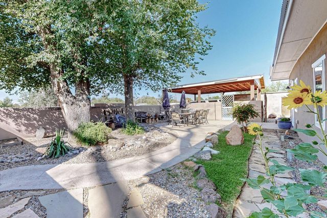 1801 Calle Pequeno NW, Albuquerque, NM 87107