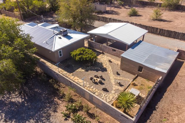 1801 Calle Pequeno NW, Albuquerque, NM 87107