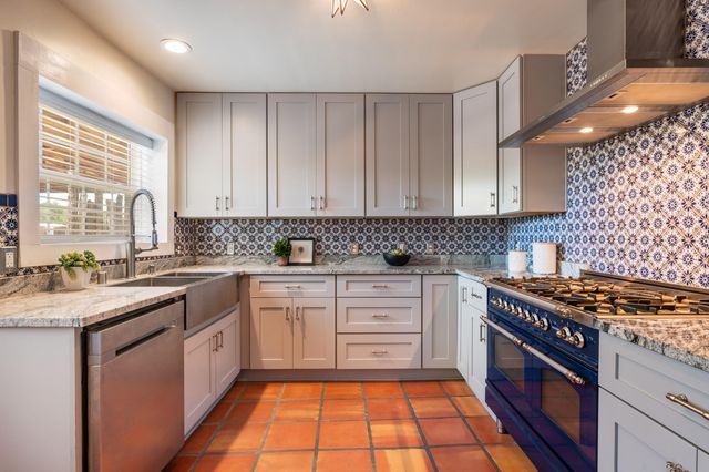 1801 Calle Pequeno NW, Albuquerque, NM 87107