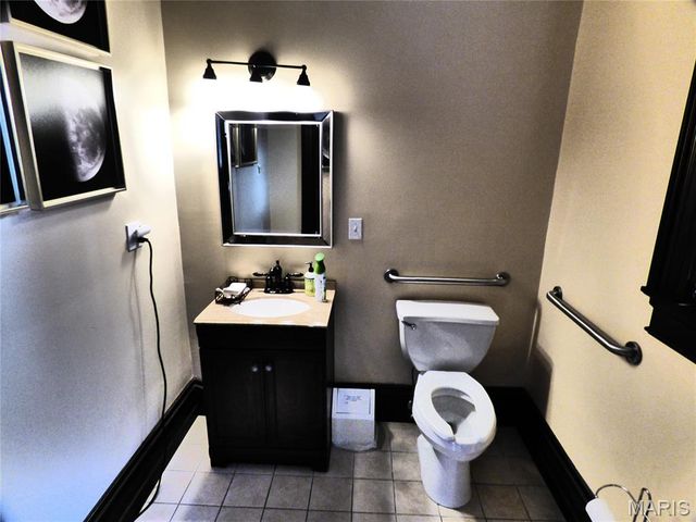 4512 West Pine Boulevard, St Louis, MO 63108