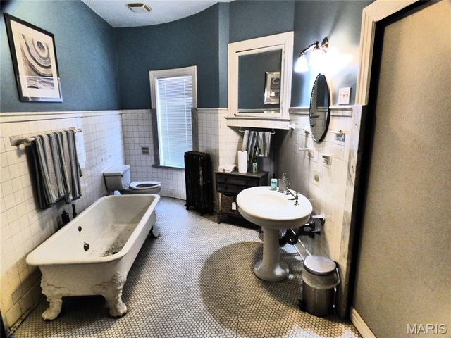 4512 West Pine Boulevard, St Louis, MO 63108