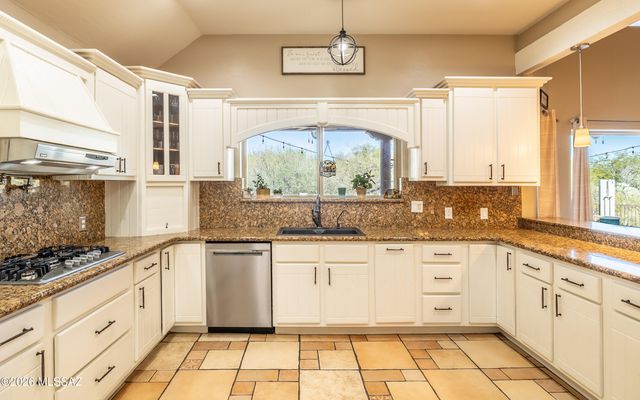 1632 W Placita Lluvia De Oro, Sahuarita, AZ 85629