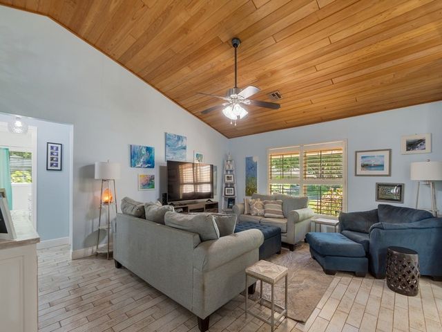 4110 11th Place SW, Vero Beach, FL 32968