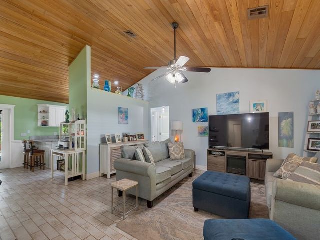 4110 11th Place SW, Vero Beach, FL 32968