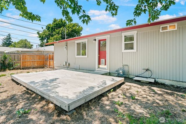 1306 N Water Street, Ellensburg, WA 98926