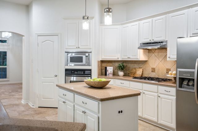 804 SWORD BRIDGE Drive, Lewisville, TX 75056