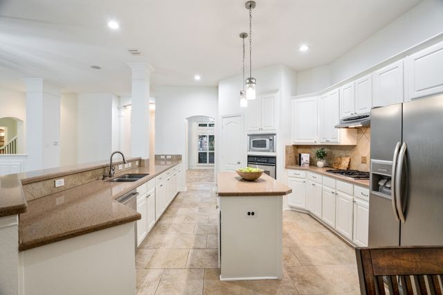 804 SWORD BRIDGE Drive, Lewisville, TX 75056
