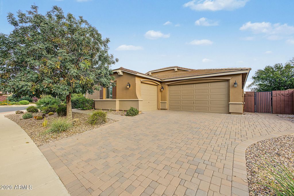 401 W BASSWOOD Avenue, San Tan Valley, AZ 85140 — photo 3