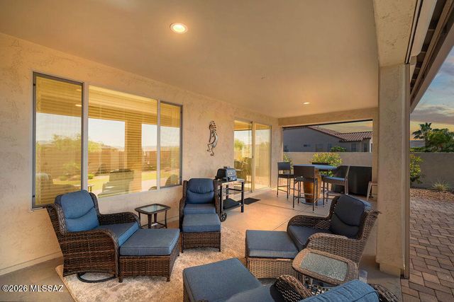 1803 N Bayshore Drive, Green Valley, AZ 85614