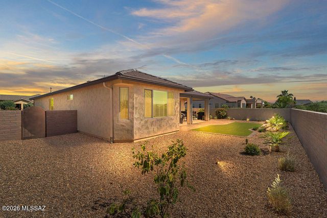 1803 N Bayshore Drive, Green Valley, AZ 85614