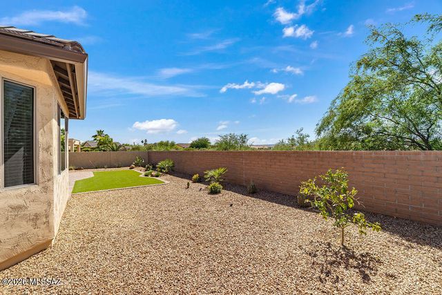 1803 N Bayshore Drive, Green Valley, AZ 85614