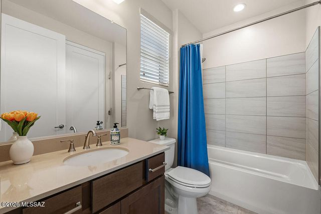 1803 N Bayshore Drive, Green Valley, AZ 85614