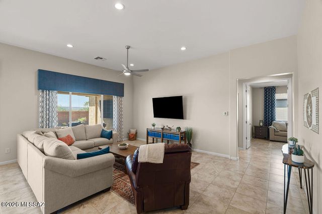 1803 N Bayshore Drive, Green Valley, AZ 85614