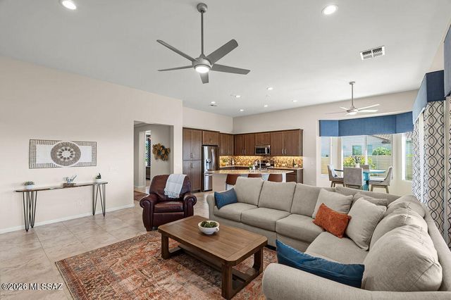 1803 N Bayshore Drive, Green Valley, AZ 85614