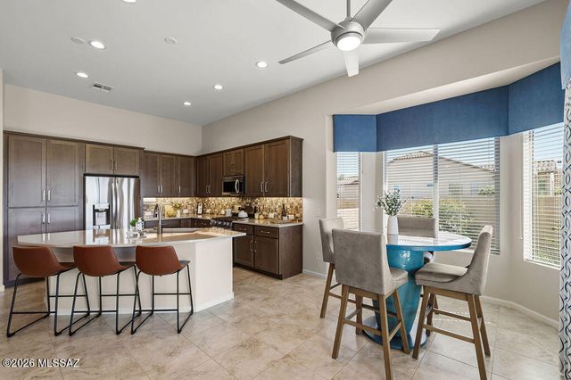 1803 N Bayshore Drive, Green Valley, AZ 85614