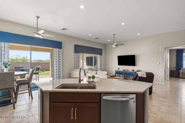 1803 N Bayshore Drive, Green Valley, AZ 85614