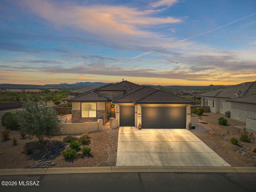 1803 N Bayshore Drive, Green Valley, AZ 85614