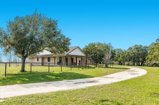 322 County Road 467, West Columbia, TX 77486