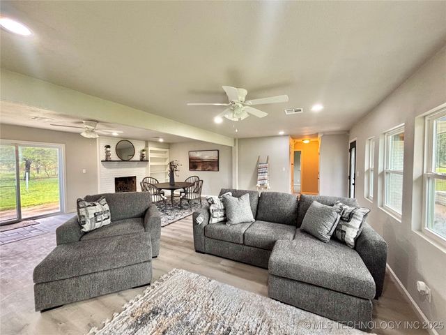 609 N C Street, Mcalester, OK 74501