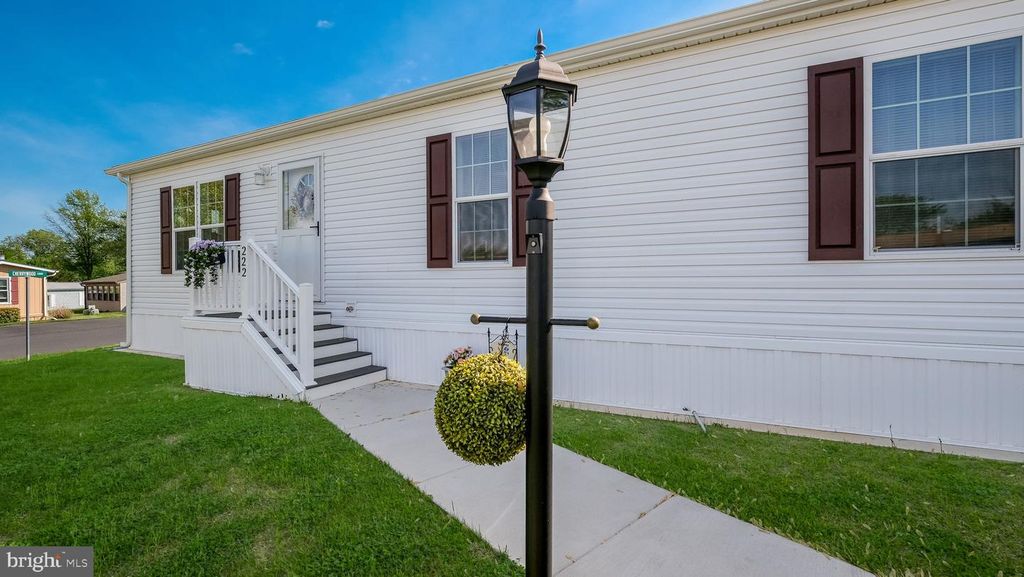 222 RABBIT RUN, North Wales, PA 19454
