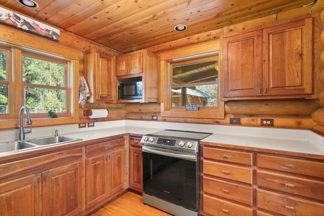 151 Kubli Road, Grants Pass, OR 97527