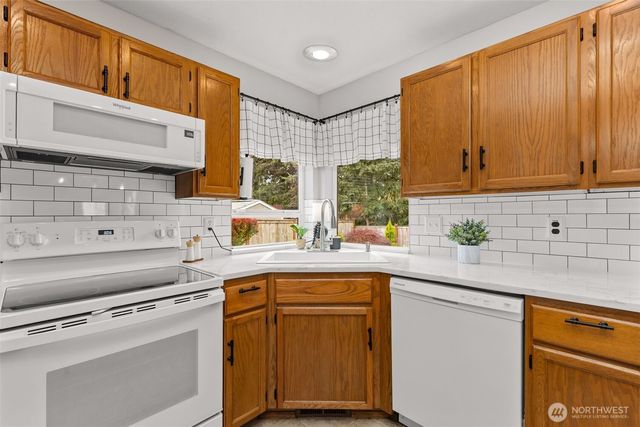 36545 31st Avenue S, Federal Way, WA 98003