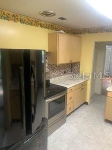 516 S EXETER STREET, Eustis, FL 32726