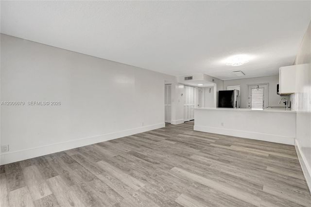 4800 Hillcrest Ln 207 207, Hollywood, FL 33021