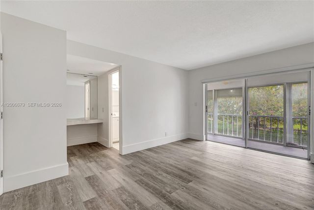 4800 Hillcrest Ln 207 207, Hollywood, FL 33021