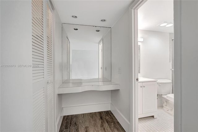 4800 Hillcrest Ln 207 207, Hollywood, FL 33021