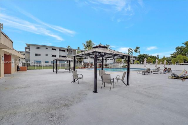4800 Hillcrest Ln 207 207, Hollywood, FL 33021