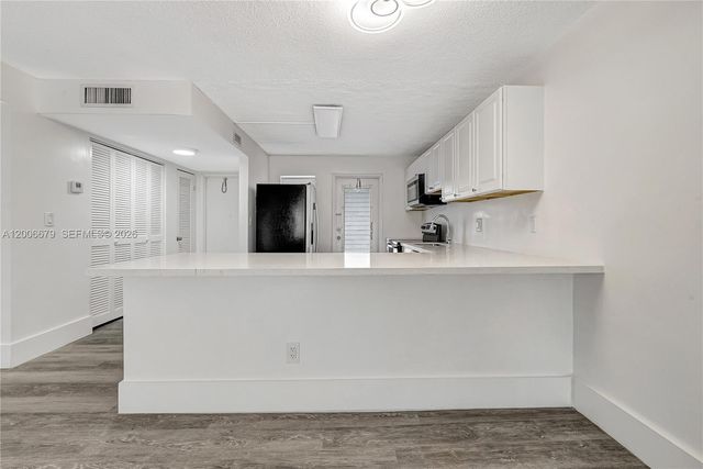 4800 Hillcrest Ln 207 207, Hollywood, FL 33021