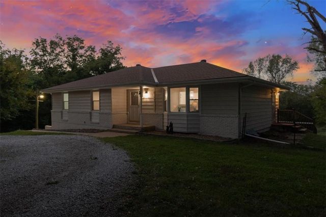 1605 SE M AA Highway, Blue Springs, MO 64014