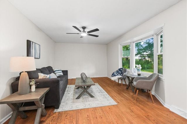 1605 SE M AA Highway, Blue Springs, MO 64014