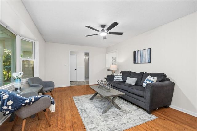 1605 SE M AA Highway, Blue Springs, MO 64014