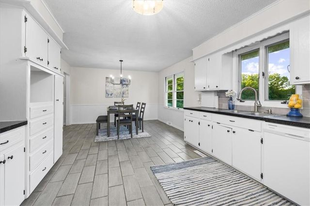 1605 SE M AA Highway, Blue Springs, MO 64014