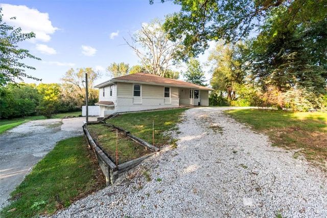 1605 SE M AA Highway, Blue Springs, MO 64014