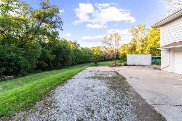 1605 SE M AA Highway, Blue Springs, MO 64014