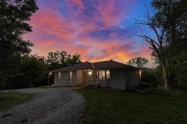 1605 SE M AA Highway, Blue Springs, MO 64014
