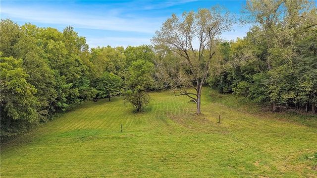 1605 SE M AA Highway, Blue Springs, MO 64014