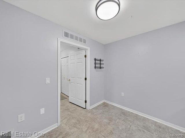 21338 Mulberry Court 52, Farmington Hills, MI 48336