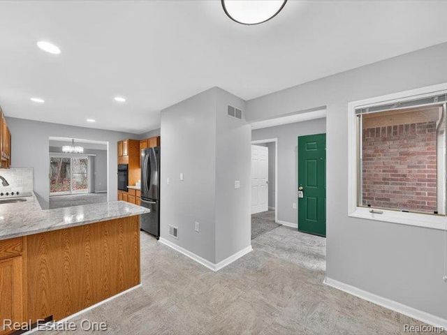 21338 Mulberry Court 52, Farmington Hills, MI 48336