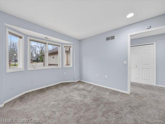 21338 Mulberry Court 52, Farmington Hills, MI 48336