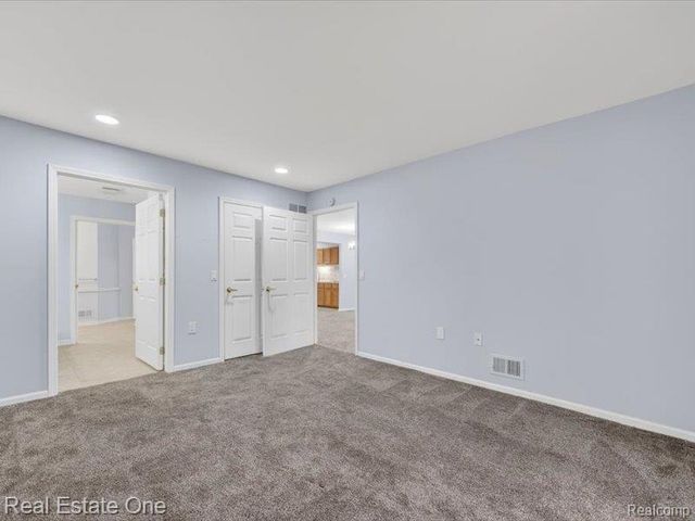 21338 Mulberry Court 52, Farmington Hills, MI 48336