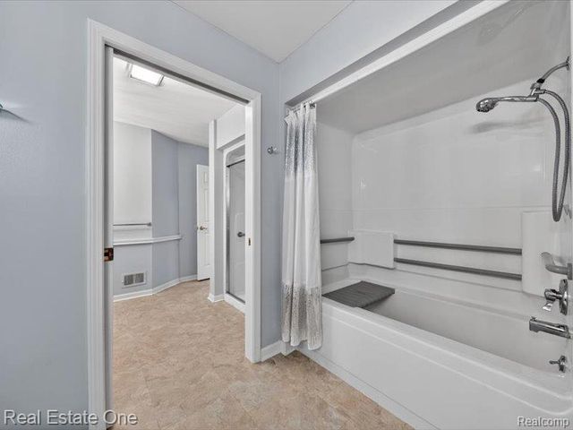 21338 Mulberry Court 52, Farmington Hills, MI 48336