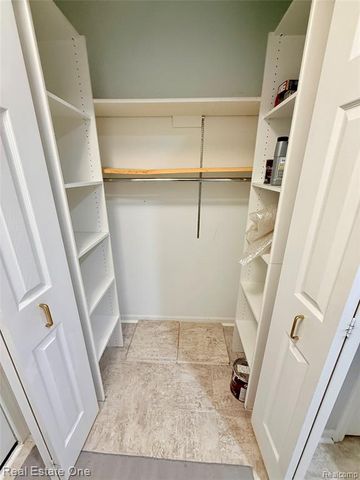 21338 Mulberry Court 52, Farmington Hills, MI 48336