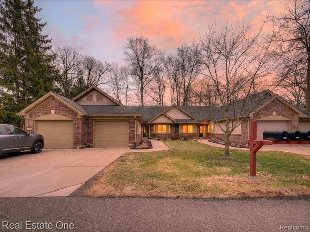 21338 Mulberry Court 52, Farmington Hills, MI 48336